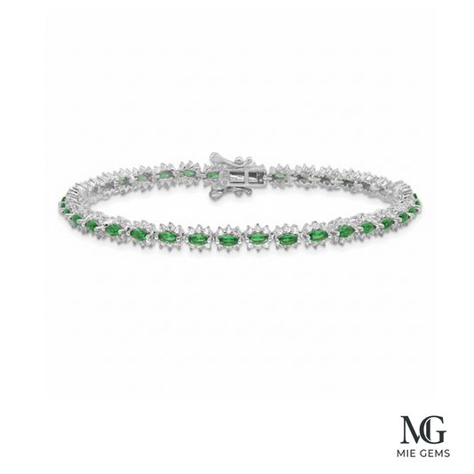 A Marquise Emerald & Diamond Link