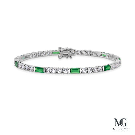 The Mon Trésor Emerald Baguette
