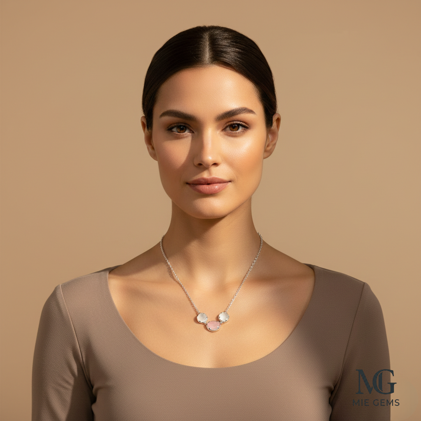 Rose Éclat Necklace