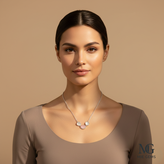 Rose Éclat Necklace